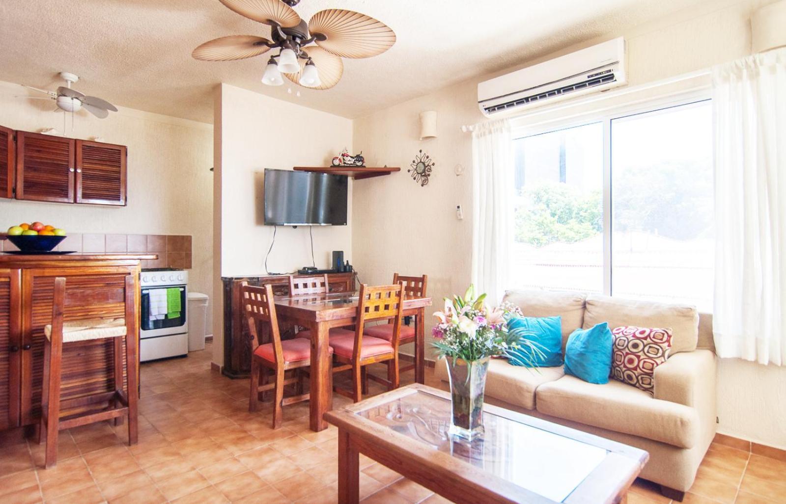 Beachfront 2br In Playa I Steps To 5th Ave! Apartment Playa del Carmen
