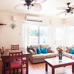 Beachfront 2Br Condo In Playa I Steps To 5Th Ave!