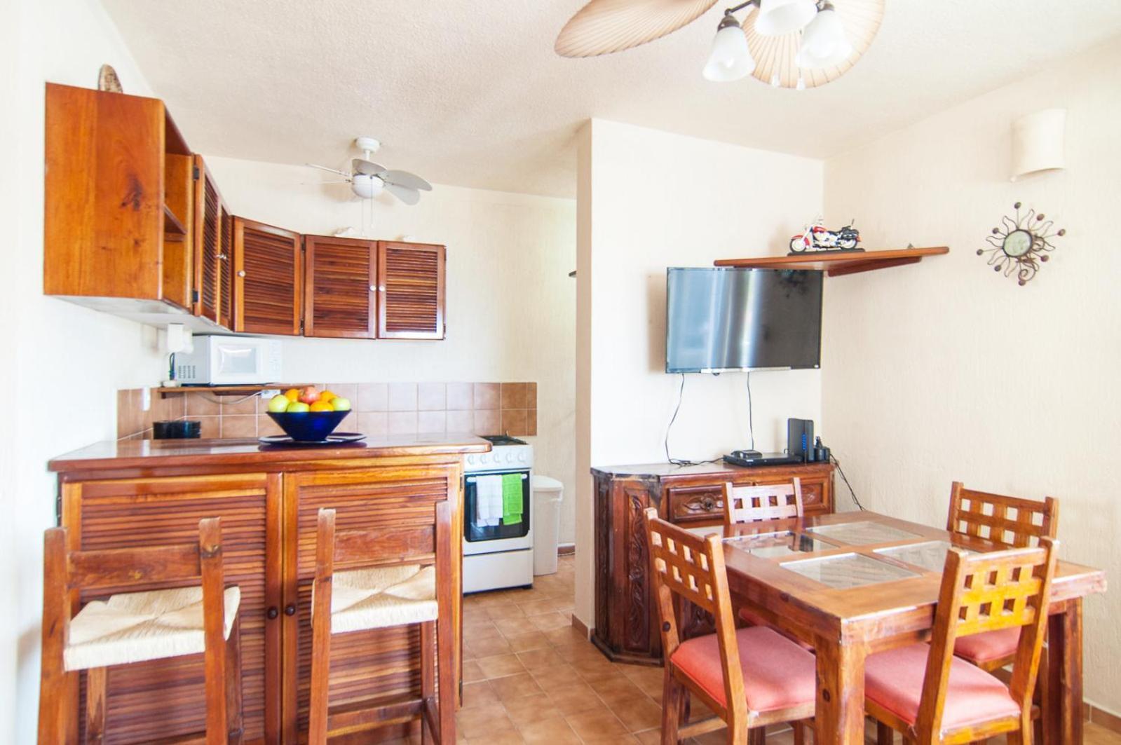 Beachfront 2br In Playa I Steps To 5th Ave!